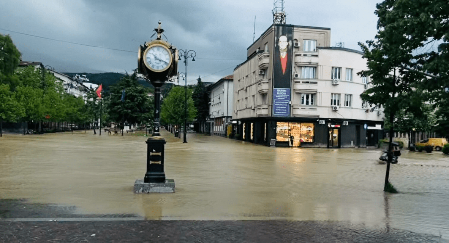 Peja vërshohet nga të reshurat