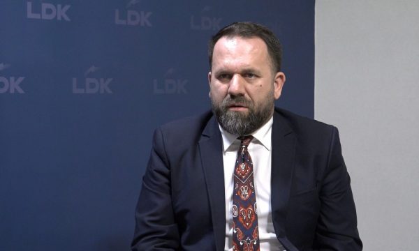 Kurti ftoi Abdixhikun, Rukiqi ia kujton kur iu thoshte “hajvana”