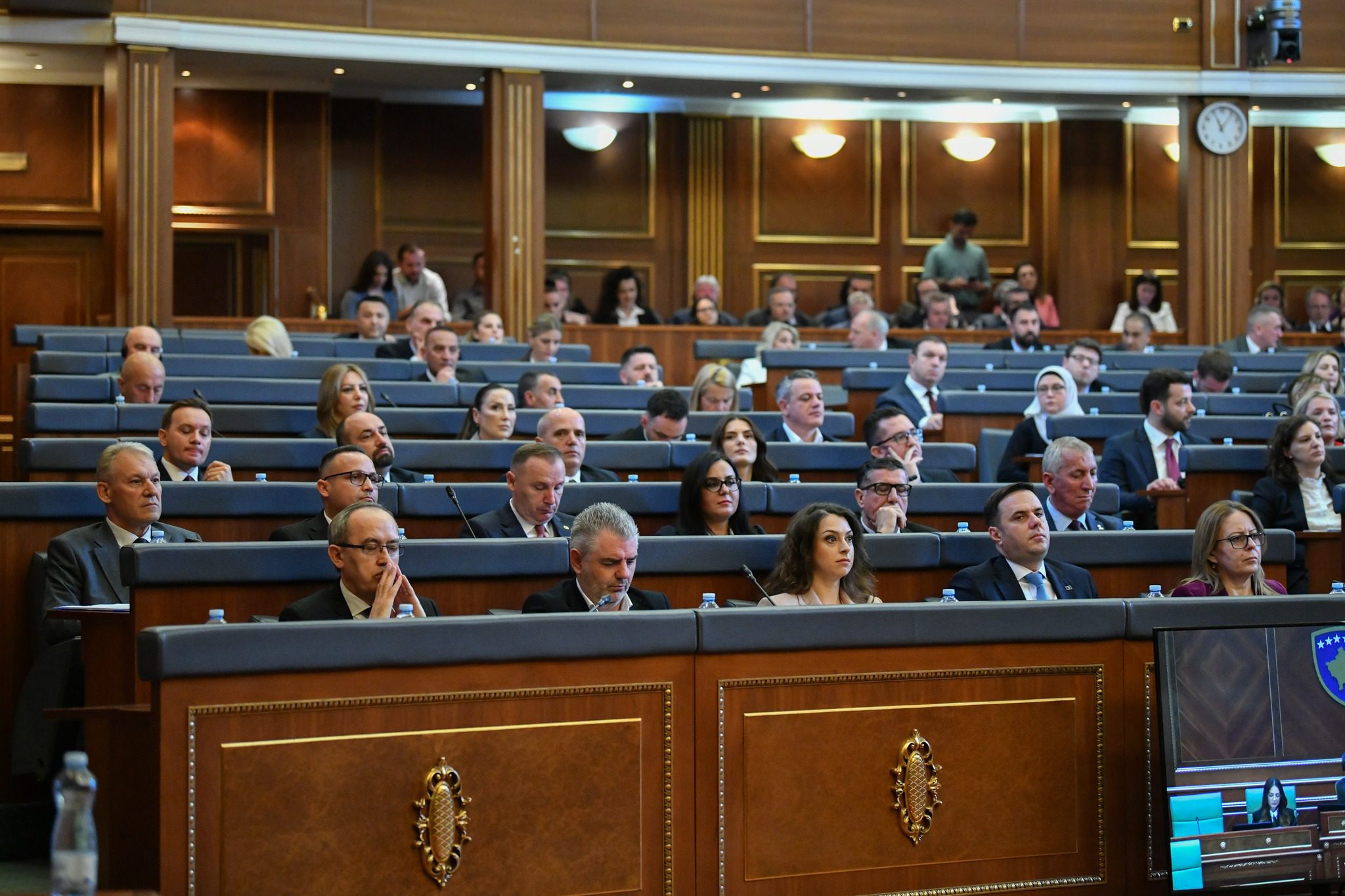 S’kalon propozimi për “votim të fshehtë”, dështon seanca