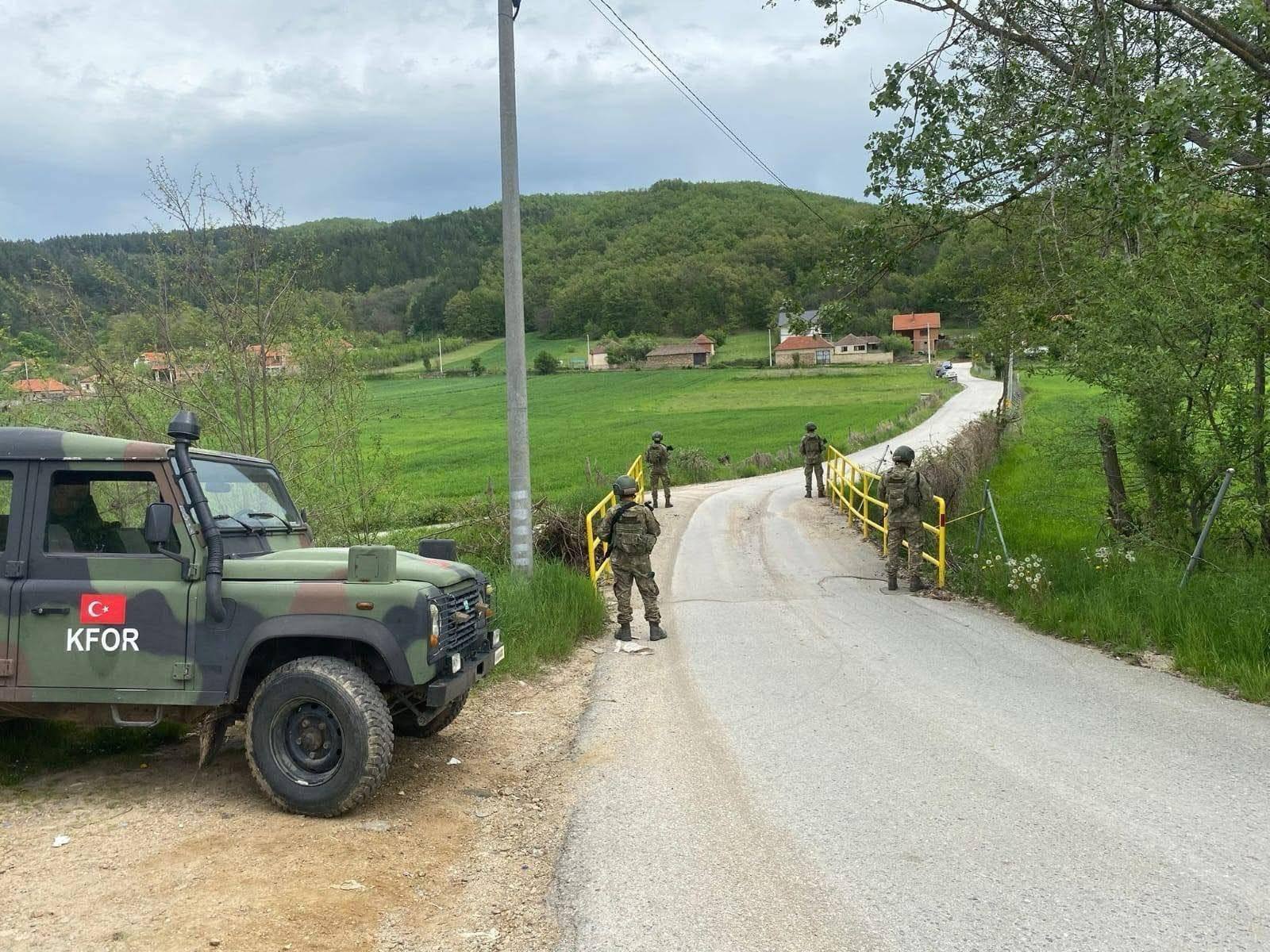 Ushtarët turq të KFOR-it patrullojnë në komunat e Kosovës