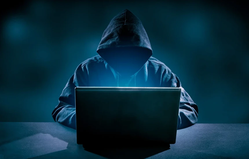 Gjilanasi ekstradohet në SHBA, dyshohet për krime online