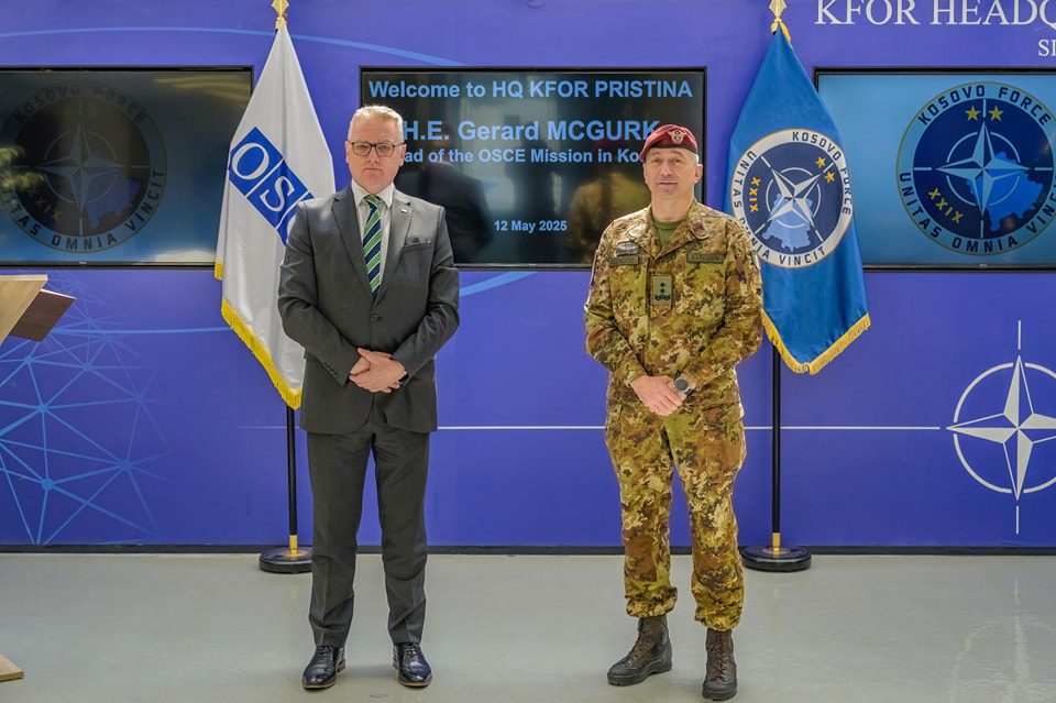 Komandanti i KFOR-it takohet me shefin e OSBE-së në Kosovë, flasin për sigurinë në vend dhe dialogun
