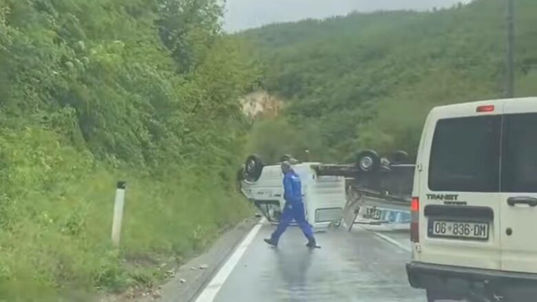 Vetaksident në rrugën Kamenicë-Gjilan, lëndohet një person