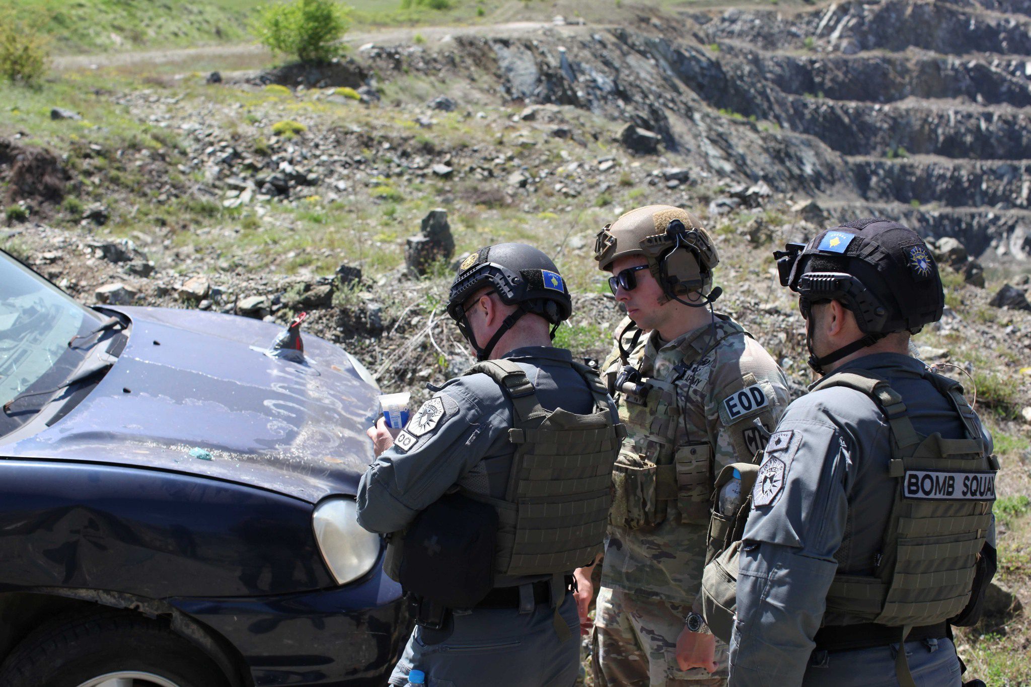Policia dhe KFOR-i amerikan zhvillojnë trajnim të përbashkët për çaktivizimin e mjeteve shpërthyese