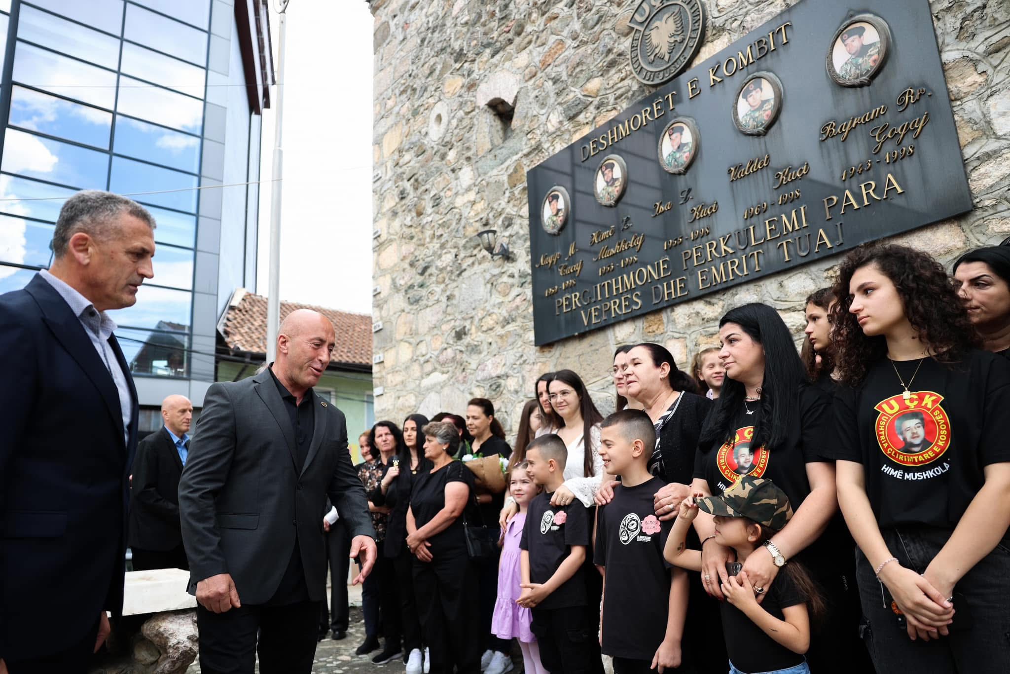 Haradinaj nga Deçani: Përkulemi me mirënjohje për dëshmorët dhe martirët