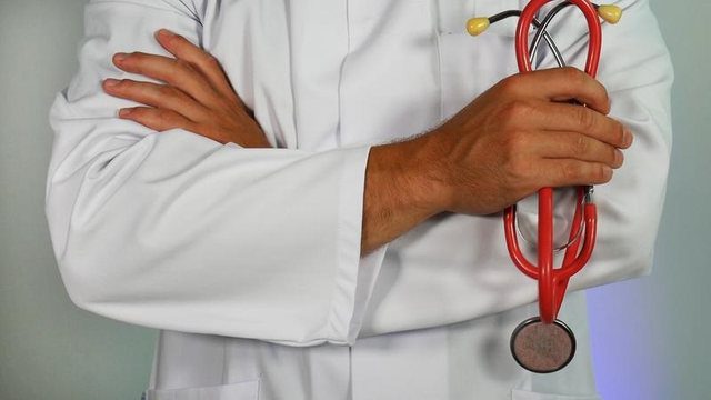 Sfidat serioze për të siguruar mjekun në zonat rurale në Kosovë dhe në Shqipëri