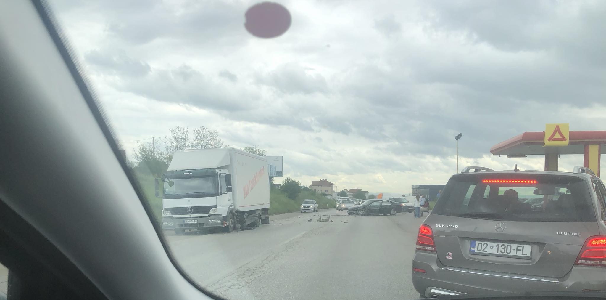 Aksident mes dy veturave në Mitrovicë
