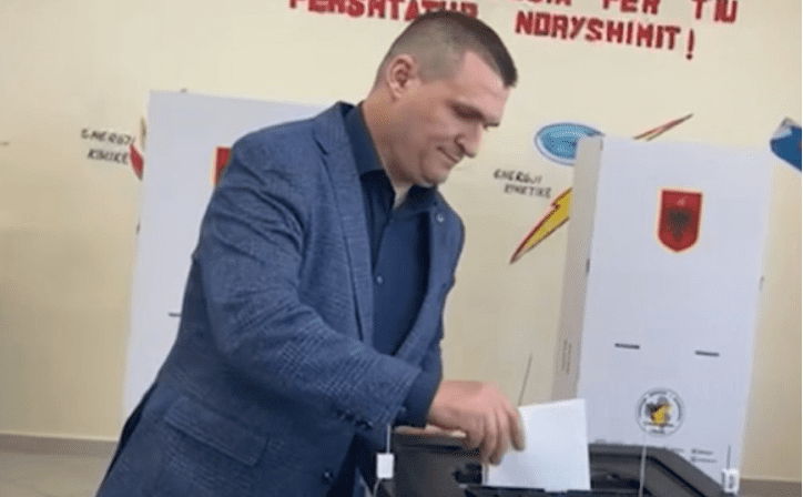 Voton kreu i SPAK-ut, Altin Dumani