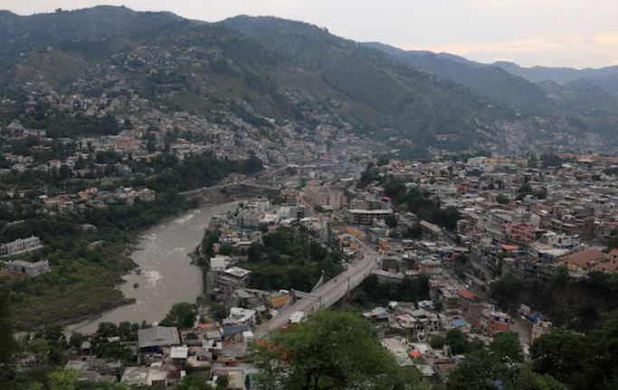 Pakistani zotohet të përgjigjet ndaj sulmit të Indisë
