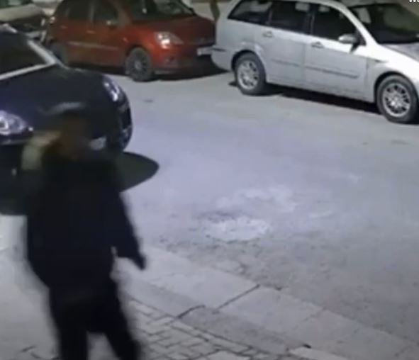 Atentati në Durrës: Kamerat kapin momentin e vrasjes së 29-vjeçarit