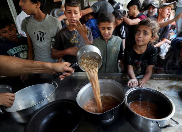 Gaza ende pret për ushqimin e premtuar, rritet presioni ndaj Izraelit