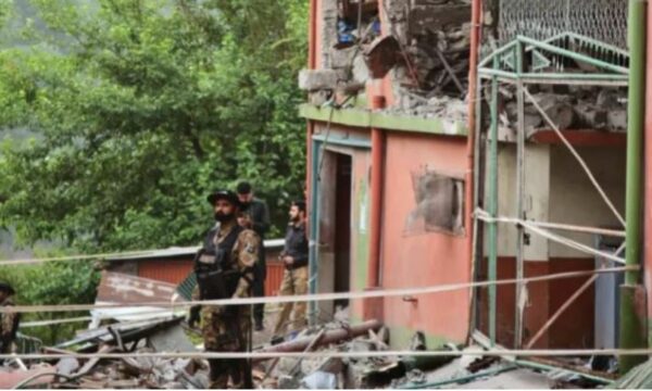 Kashmir: Pesë civilë të vrarë nga shkëmbimet e zjarrit mes Indisë dhe Pakistanit