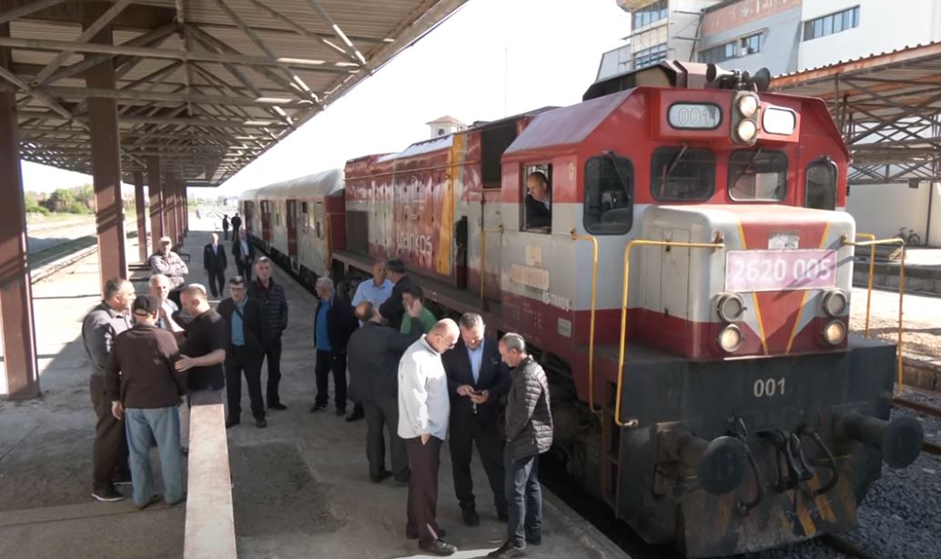 Protestojnë punëtorët e Trainkos e Infrakos, kërkojnë rritje të pagave