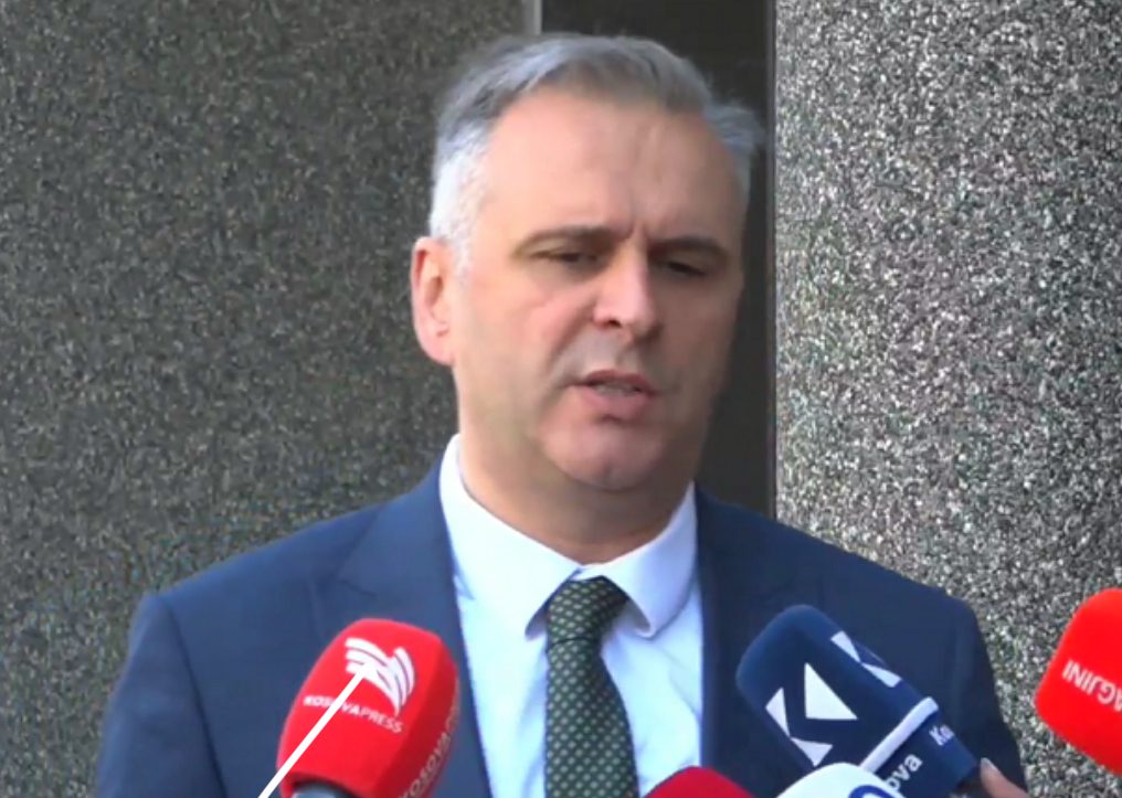 Bajqinovci: Për çështjen e kryetarit s’ka diskutime, për Qeveri po