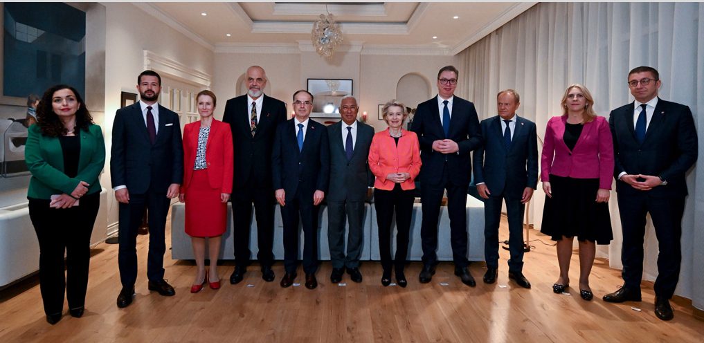 Von der Leyen publikon foton me liderët e BP6 në Tiranë
