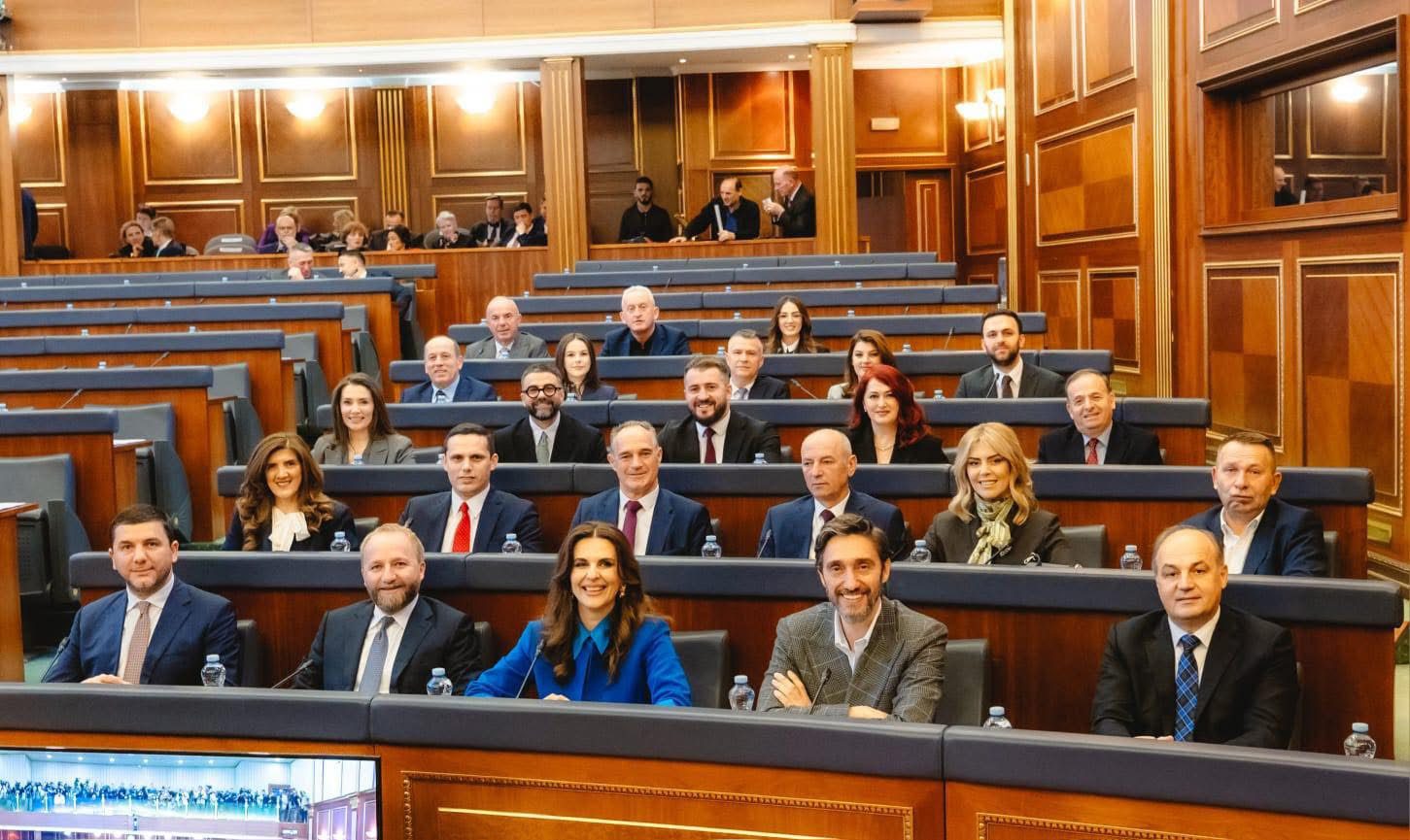 “Tre deputetë të PDK-së të gatshëm ta votojnë Haxhiun, me votim të fshehtë”
