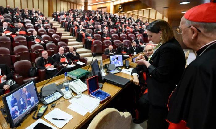 Nesër nis votimi për Papën e ri – Kardinalët mbyllin përgatitjet para-konklavës në Vatikan