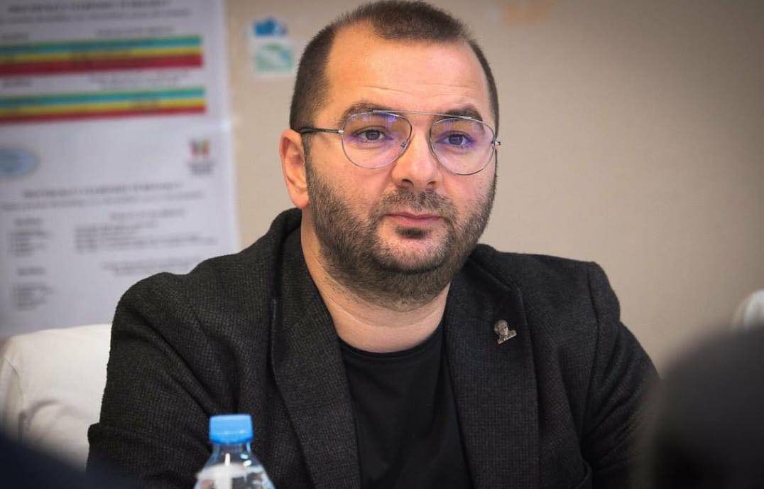 Kandidati i ri i për kryetar të Komunës së Gjilanit, Arbër Ismajli flet pas zyrtarizimit