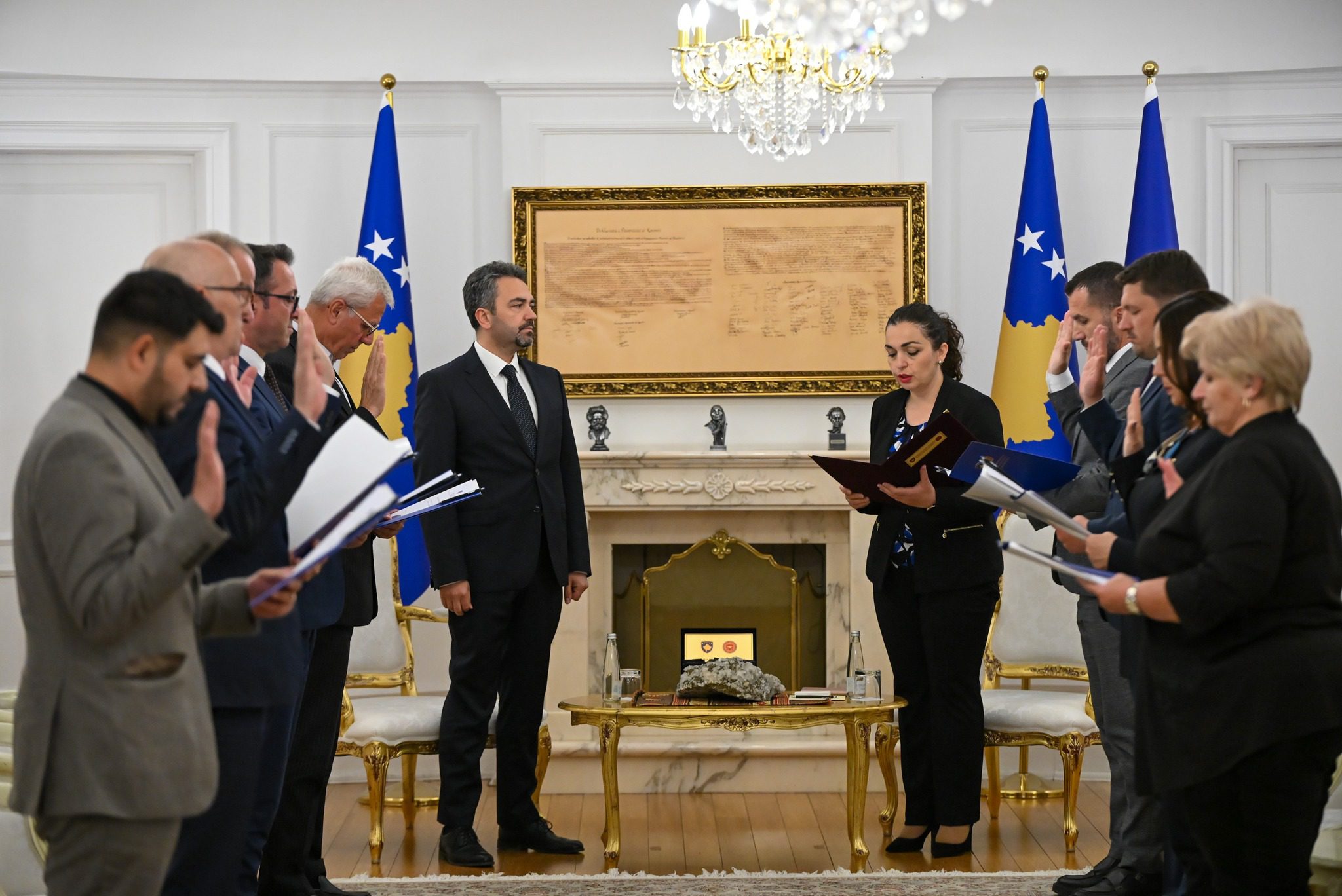 Anëtarët e rinj të KQZ-së betohen para presidentes Osmani