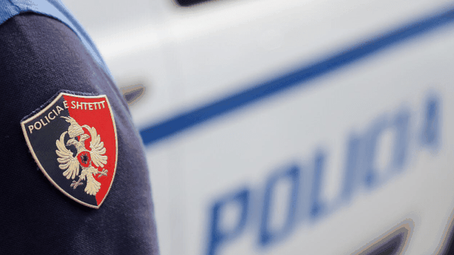 Aksident me ftalitet në Tiranë, i mituri përplas për vdekje një 82-vjeçar me makinë
