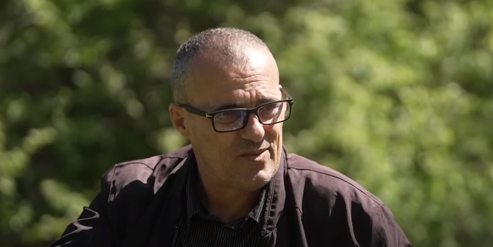 Nishori rrëfen momentin kur i tregoi gruas për dhunimin: Ajo s’foli, ia nisi me qajtë