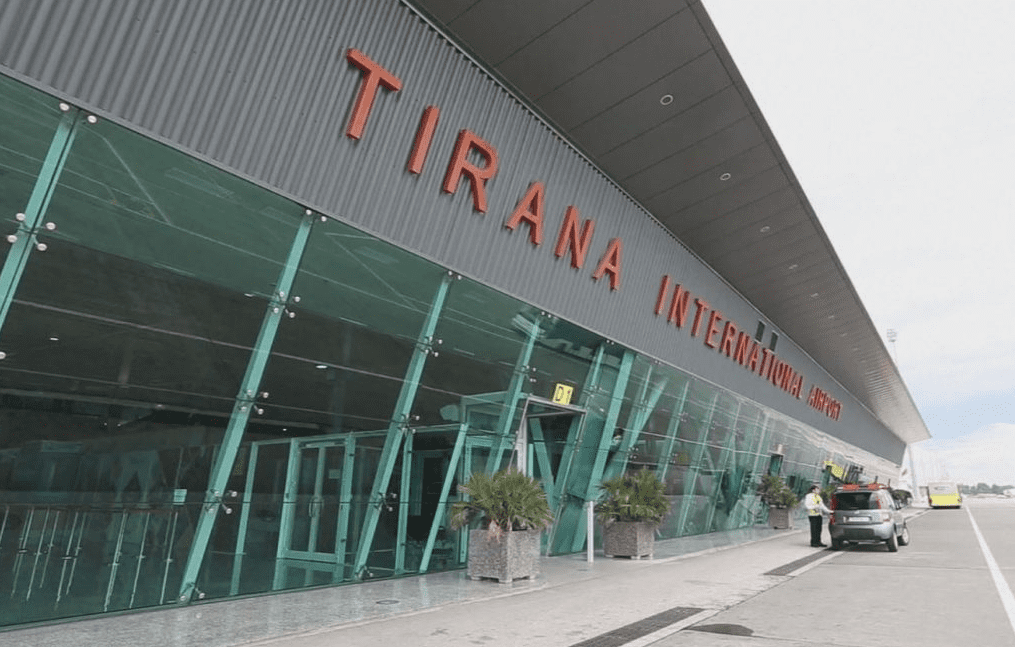 “Kërkoni nga qeveria juaj që ta njohë Kosovën si serbe që të mos shpërthejë bomba”, zbulohet mesazhi i rusit që kërcënoi aeroportin e Rinasit