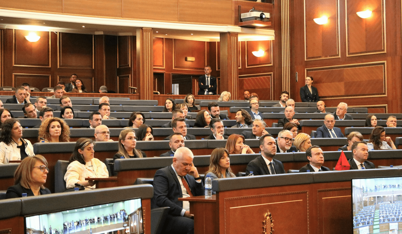 Nesër tentimi i 11-të për konstituim, Kuvendi pa punë por me paga të plota
