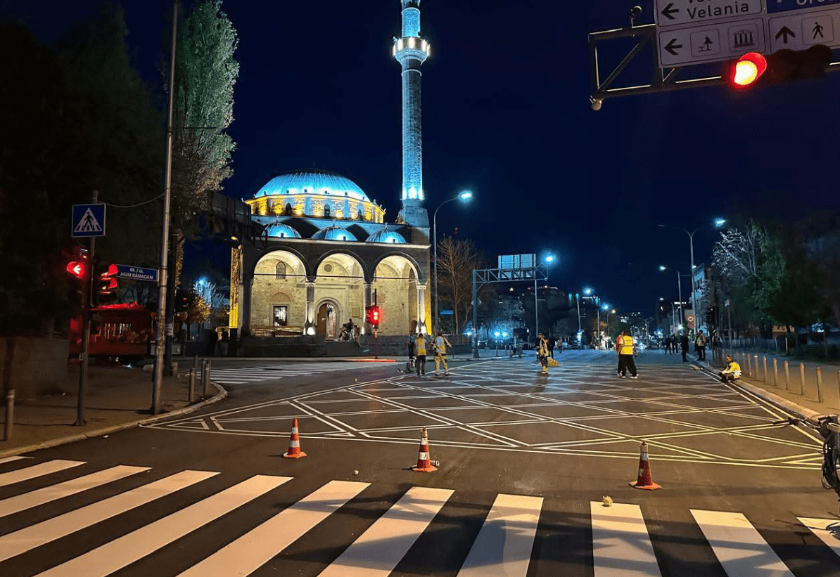 Rruga “Agim Ramadani” në Prishtinë bëhet me asfalt dhe shenjëzim të ri