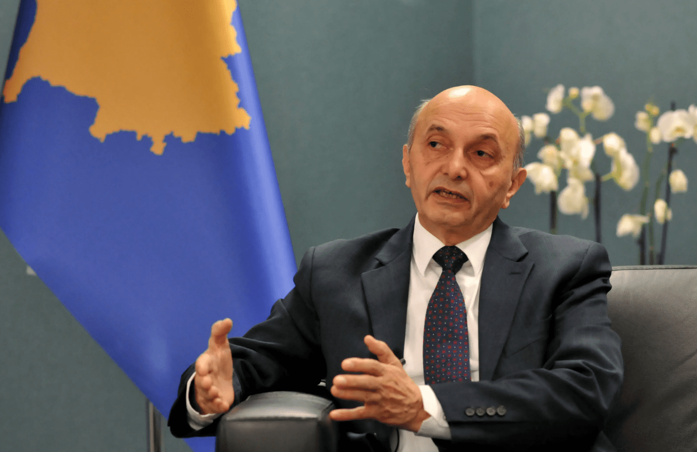 Isa Mustafa deklarohet për letrën që Kurti ia dërgoi Abdixhikut