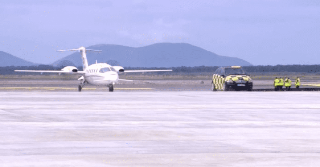 Ulet avioni i parë në aeroportin e Vlorës
