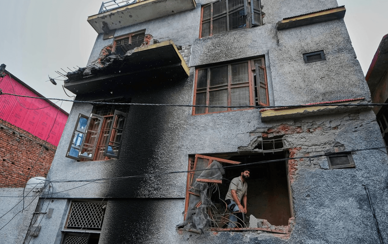India dhe Pakistani vazhdojnë me sulme ndaj njëra-tjetrës