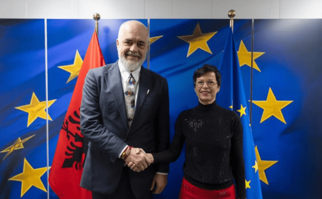 Komisionarja për Zgjerim e BE-së uron Ramën për fitoren në zgjedhje