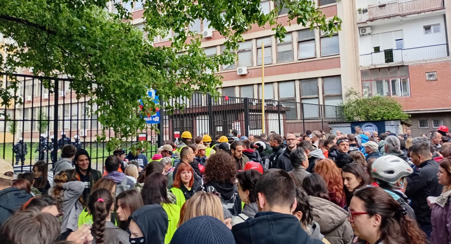 Vazhdon bllokada e gjykatës në Novi Sad për shkak të arrestimit të aktivistëve