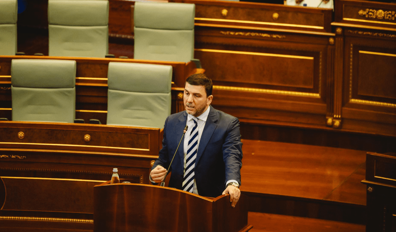 Krasniqi: Zgjidhja më e mirë, Qeveri nga partitë ish-opozitare