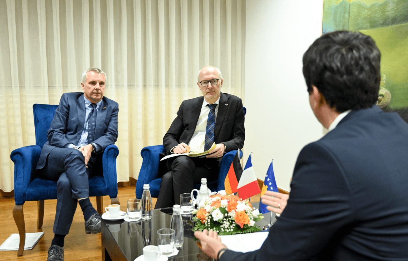 Rohde: Qasja e Kosovës po i shtyn pakicat serbe drejt Beogradit