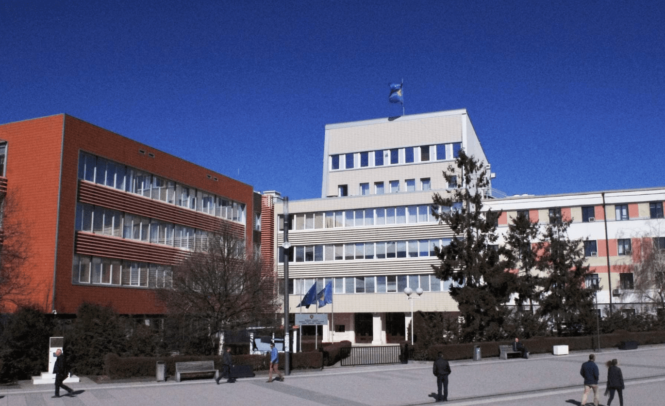 Kriza Politike: Organizatat e Shoqërisë Civile me aksion simbolik sot para Kuvendit 