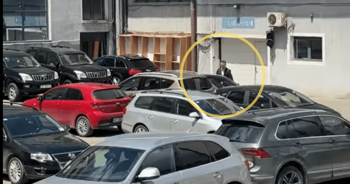 Teksa Ministria po i bastisej, Peci largohet nga dalja e pasme e Kuvendit