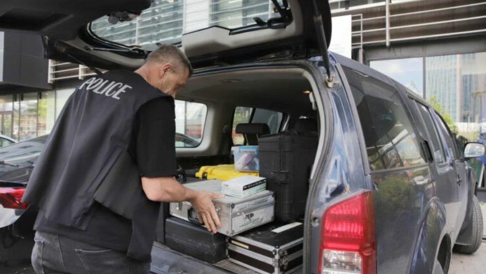 Sekuestrohen materiale pas bastisjeve në Ministrinë e Bujqësisë