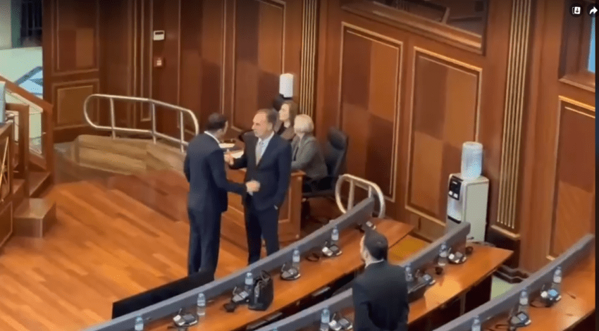 Çka po zihet – Limaj e Abdixhiku flasin para seancës