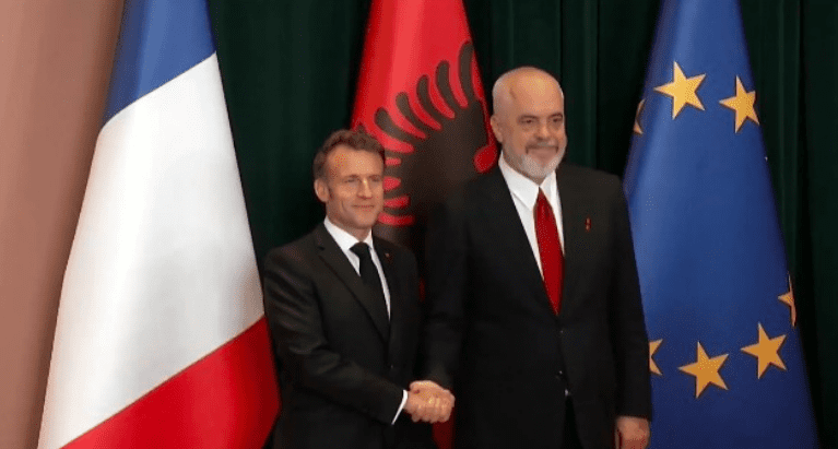 Macron e falënderon në gjuhën shqipe Edi Ramën: Shqipëria e ka vendin në BE, Franca ju mbështet në këtë rrugë