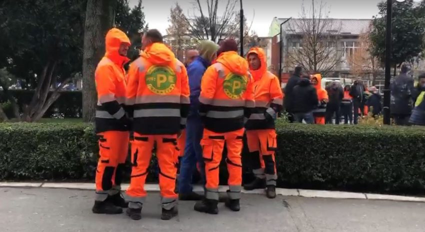 Sindikata e “Pastrimit”: Punëtorët grevistë u ofenduan nga persona të panjohur
