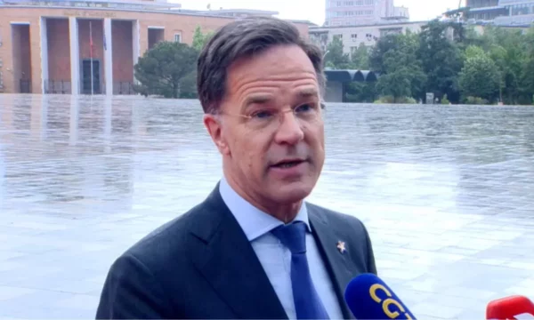Sekretari i NATO-s: Dialogu Kosovë-Serbi, pashmangshëm do të diskutohet në Samitin e Tiranës