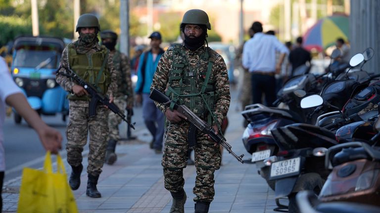 Pse India sulmoi Pakistanin?