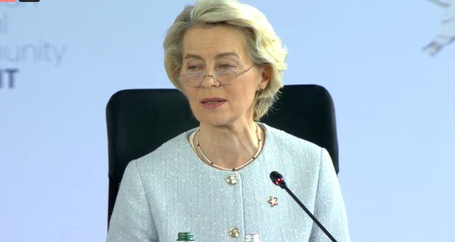 Von der Leyen mbështet Zelenskyn: Po punojmë për sanksione të reja ndaj Rusisë