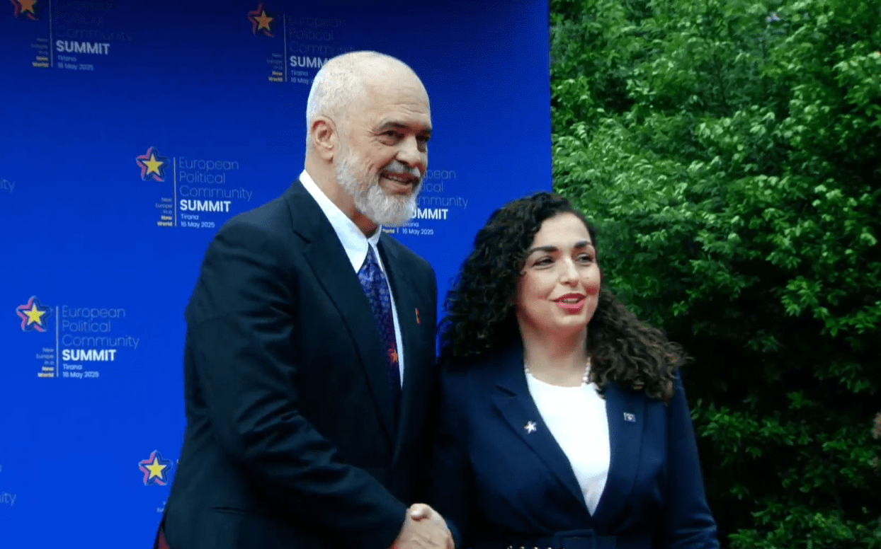 Presidentja Osmani pritet me ngrohtësi nga Edi Rama në Shqipëri