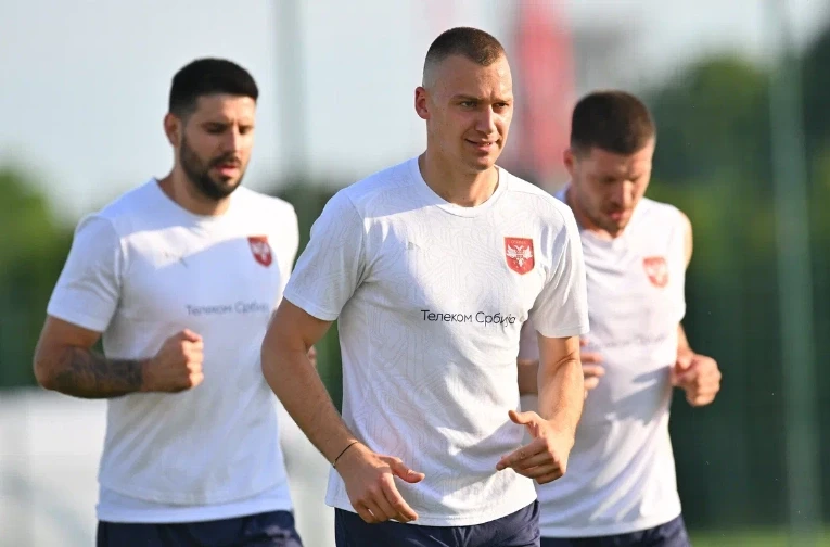 Futbollisti i Serbisë kujton paraqitjen e kuqezinjve ndaj Italisë