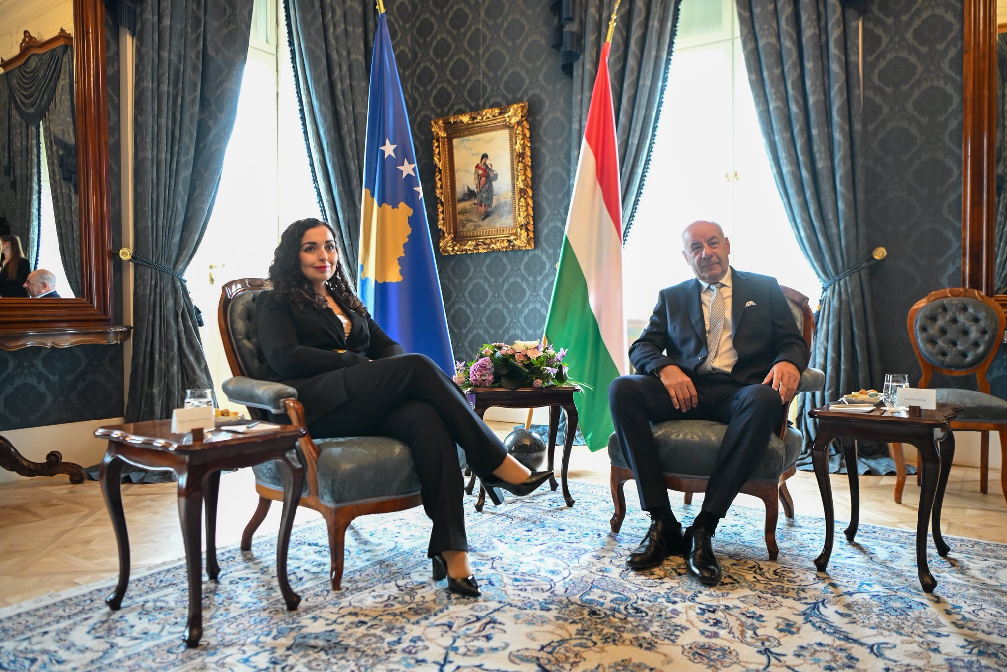 Osmani me presidentin hungarez flasin për thellimin e partneritetit ndërmjet dy vendeve