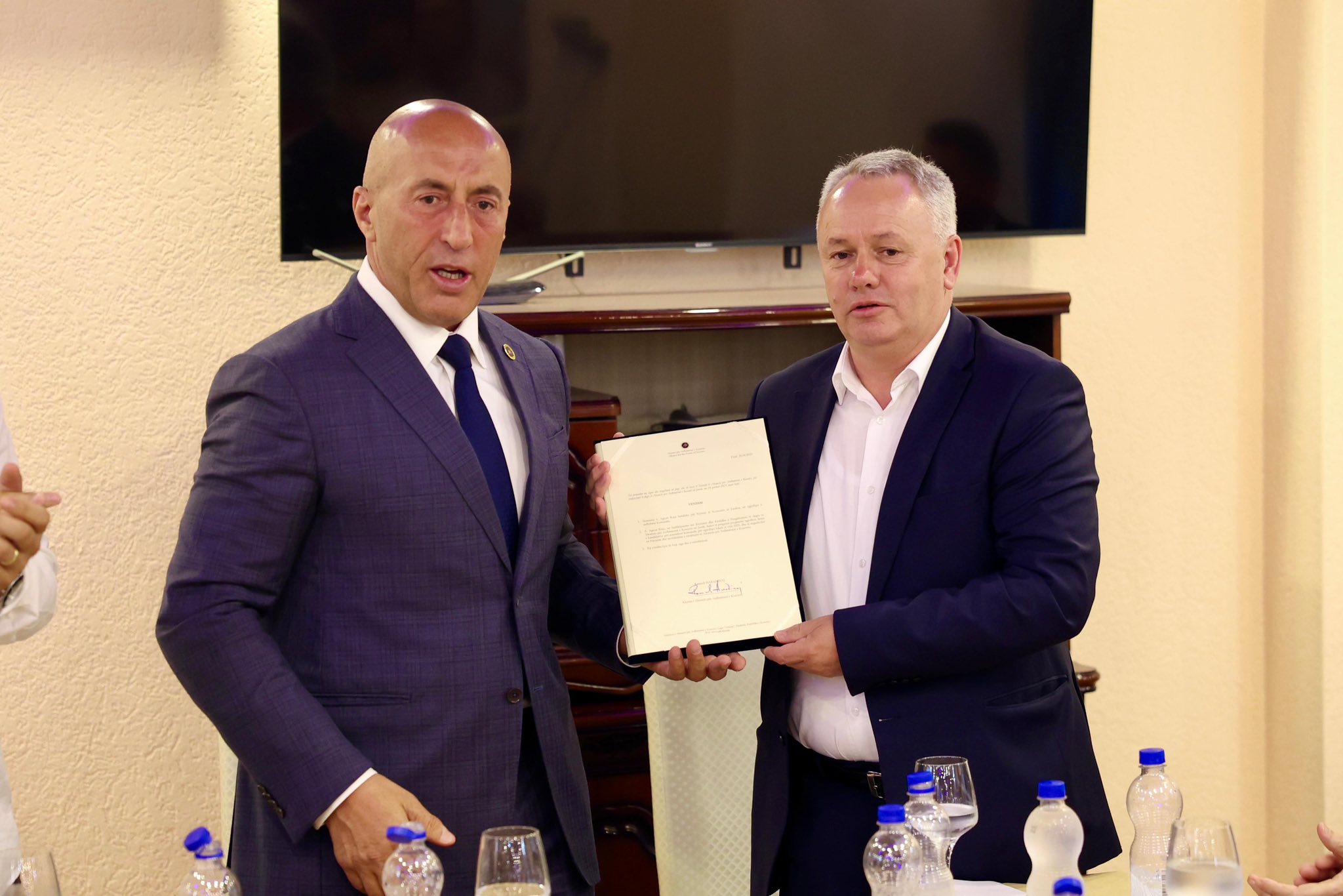 Agron Kuçi do të jetë kandidat i AAK-së për kryetar të Junikut