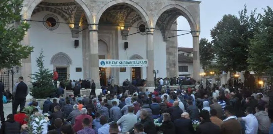 Në këtë orë falet Kurban Bajrami