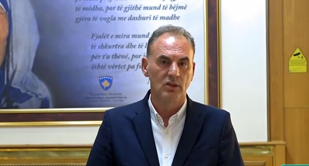Limaj: Zgjidhja e krizës vjen vetëm përmes një marrëveshjeje politike